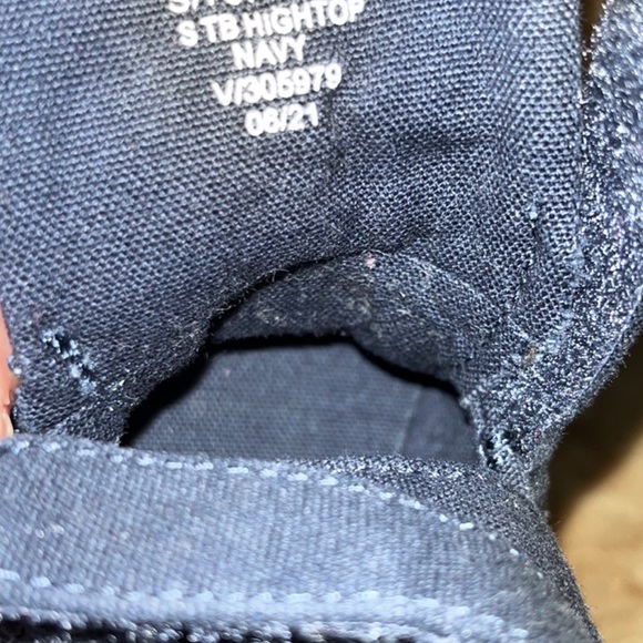 Old navy shoes for baby - Picture 3 of 3